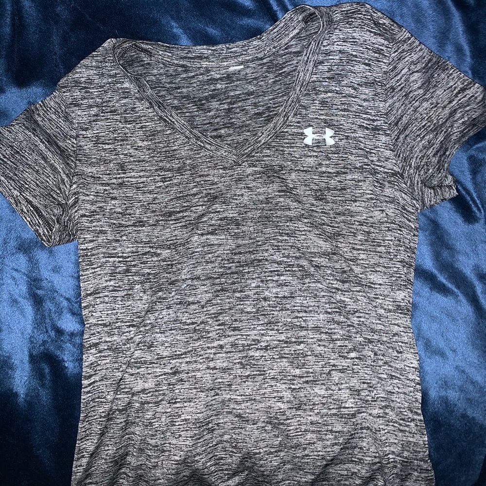 women’s small under armor workout shirt